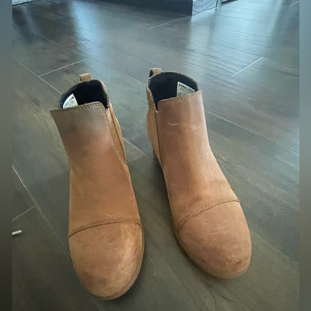 Women’s Sorel size 7.5 Suede Wedge Boot